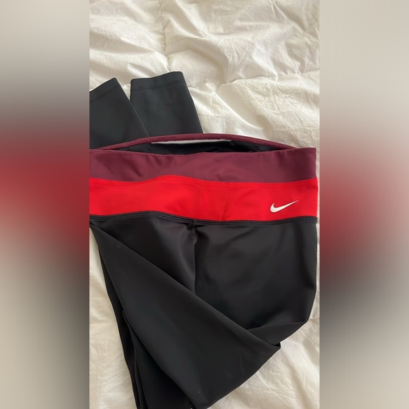 Like new Nike size small, dry fit yoga pants - Picture 5 of 6